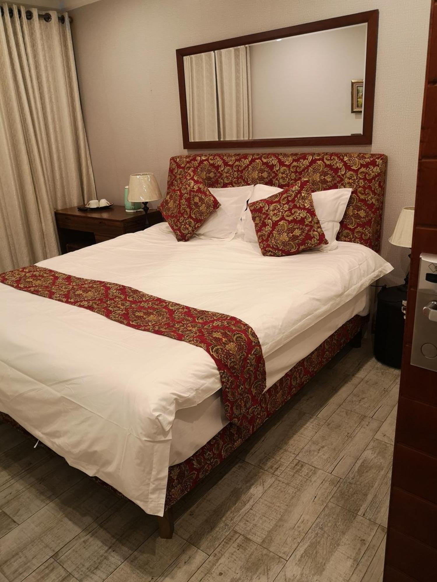 Lotus Guest House Йоханнесбург Экстерьер фото